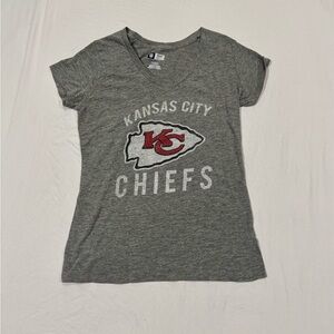 Kansas City Chiefs Women’s XL NFL Team Apparel Gray V Neck Distressed Logo Tee